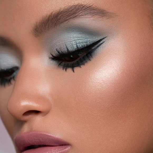 Natasha Denona- RETRO GLAM EYESHADOW PALETTE - Picture 10 of 13